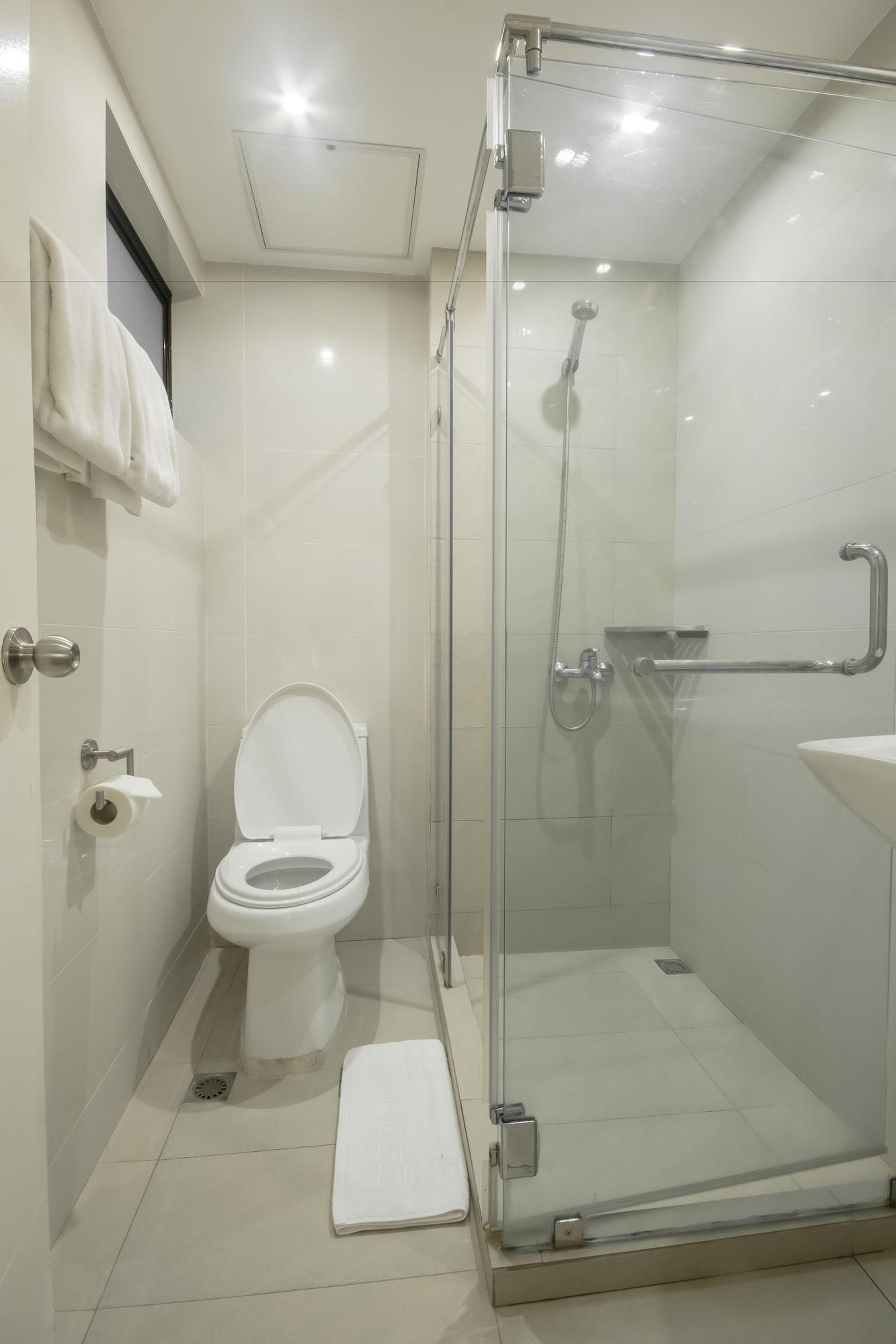 Salcedo Suites Makati City Exterior photo