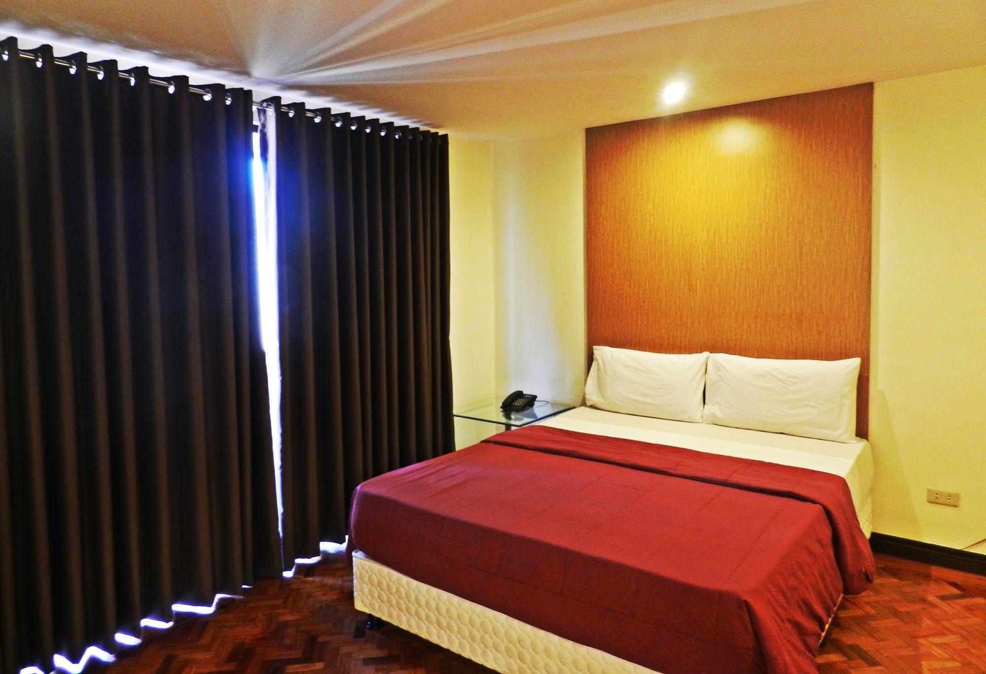 Salcedo Suites Makati City Exterior photo