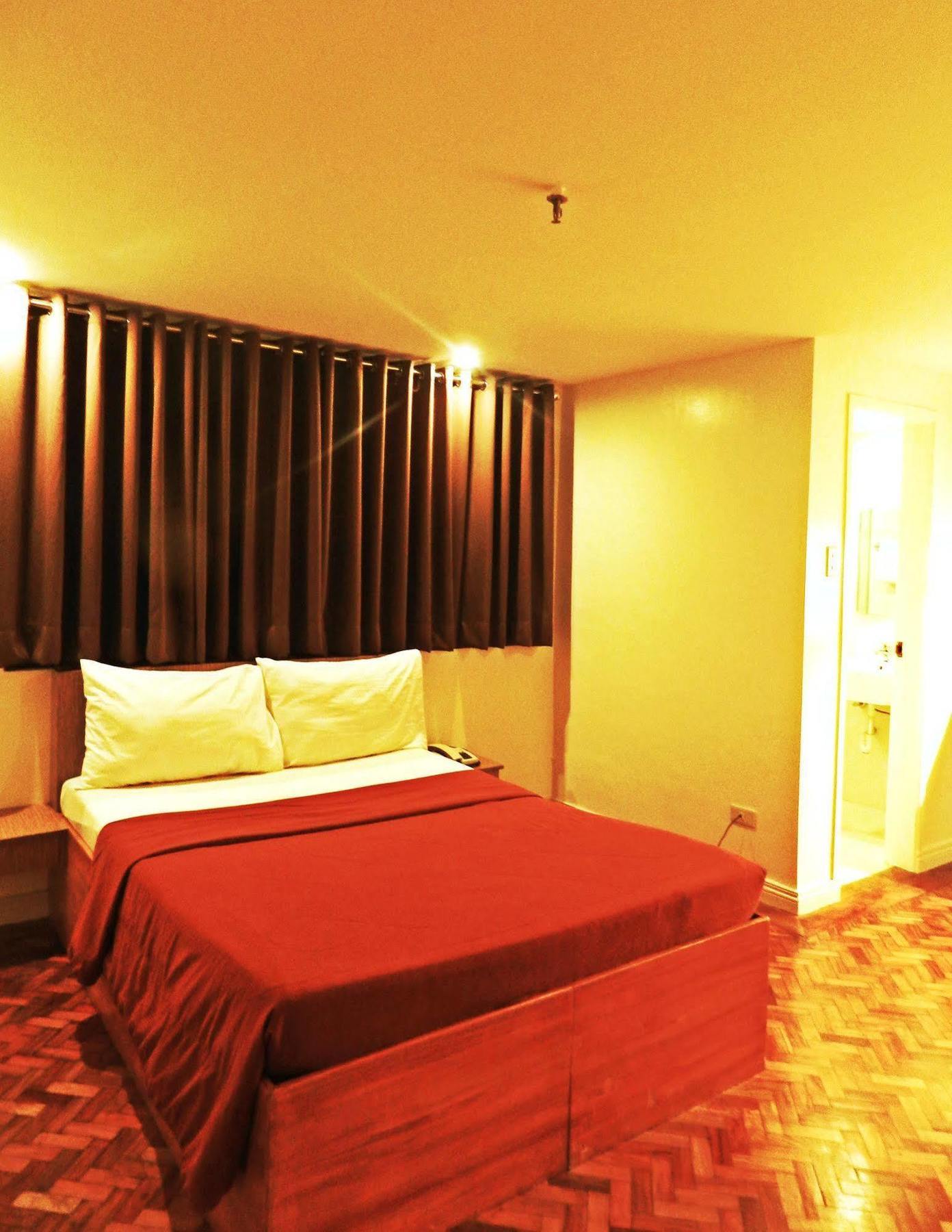 Salcedo Suites Makati City Exterior photo