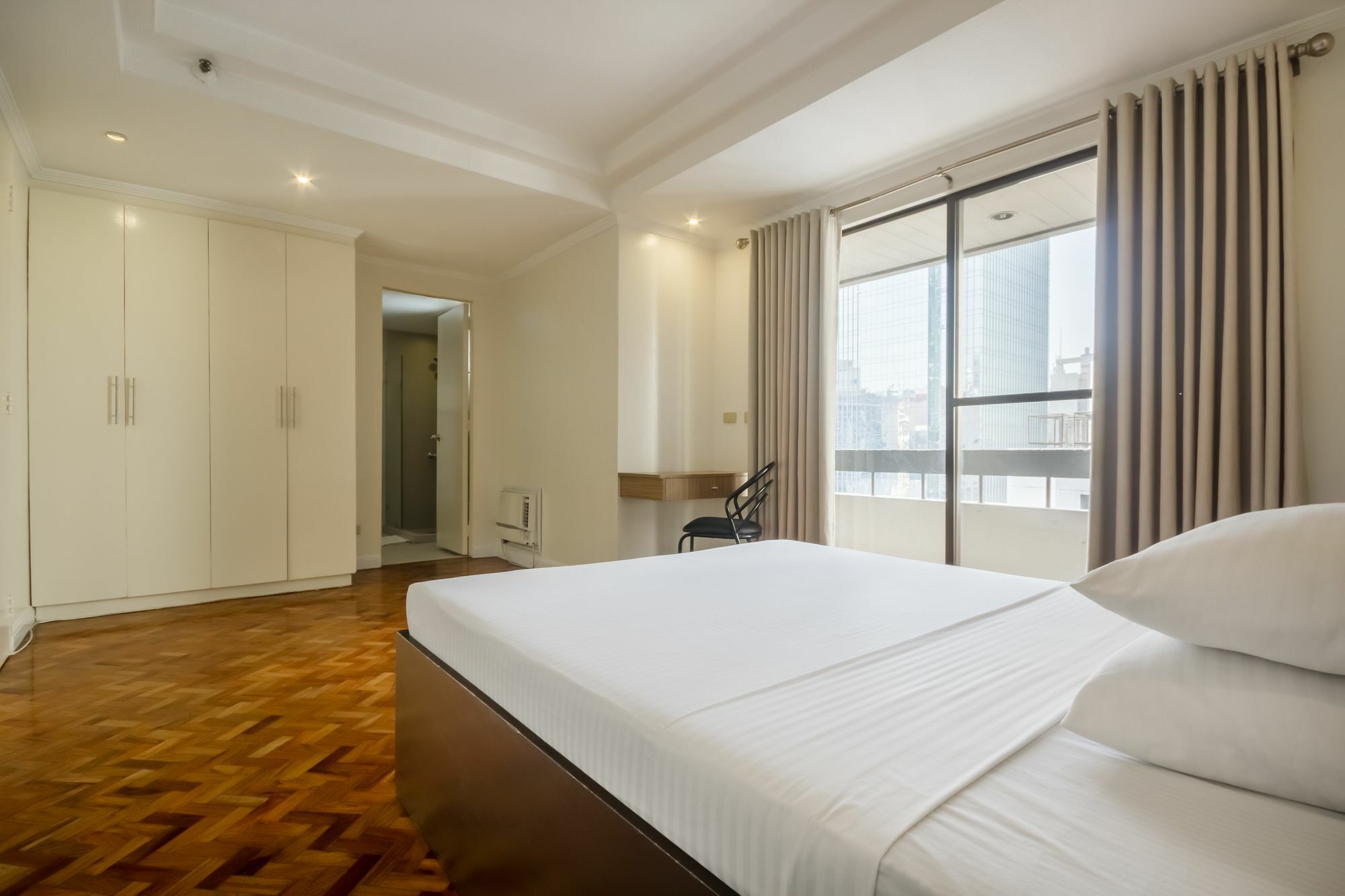 Salcedo Suites Makati City Exterior photo